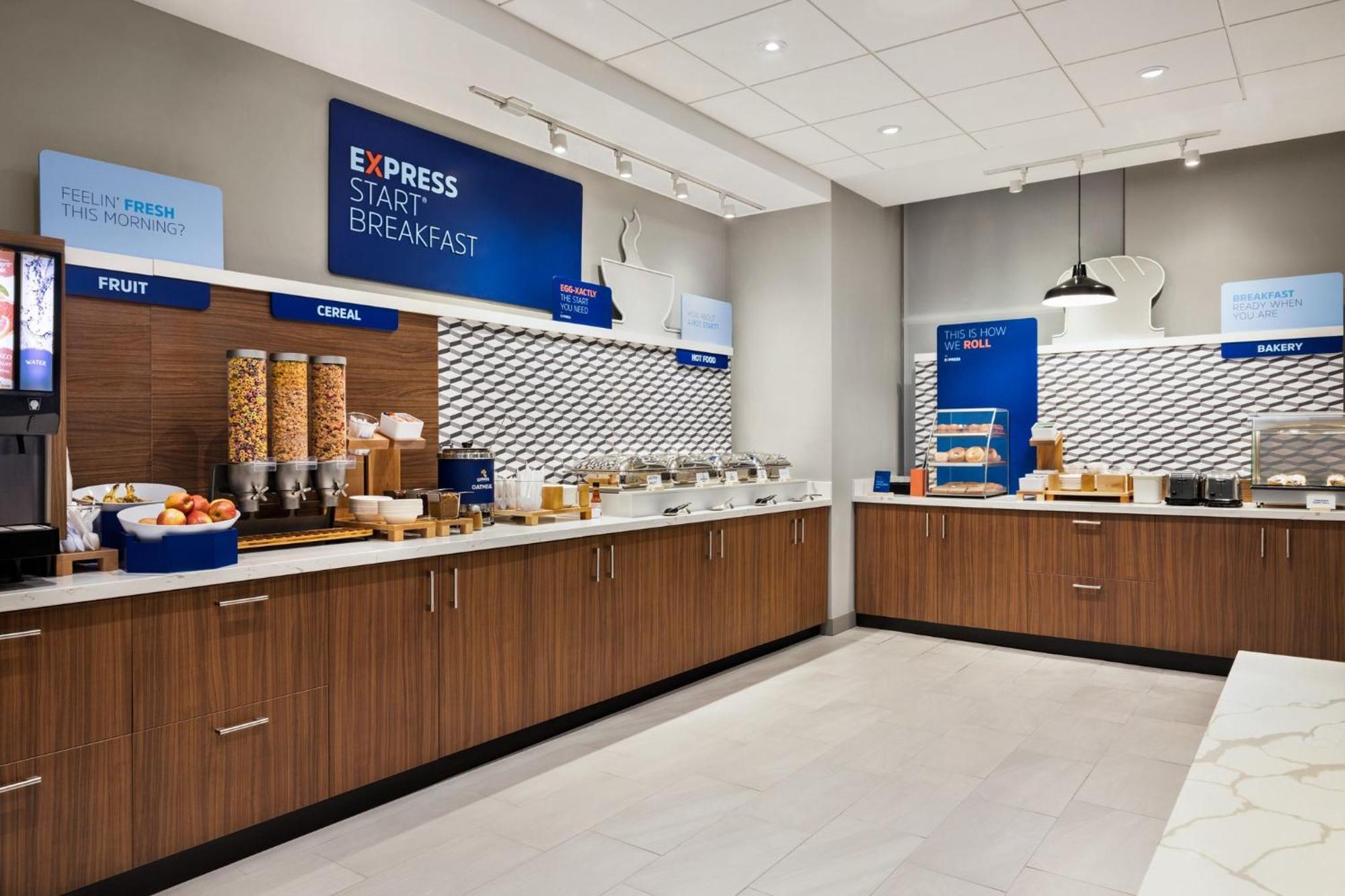 Holiday Inn Express - Strathroy By Ihg Экстерьер фото