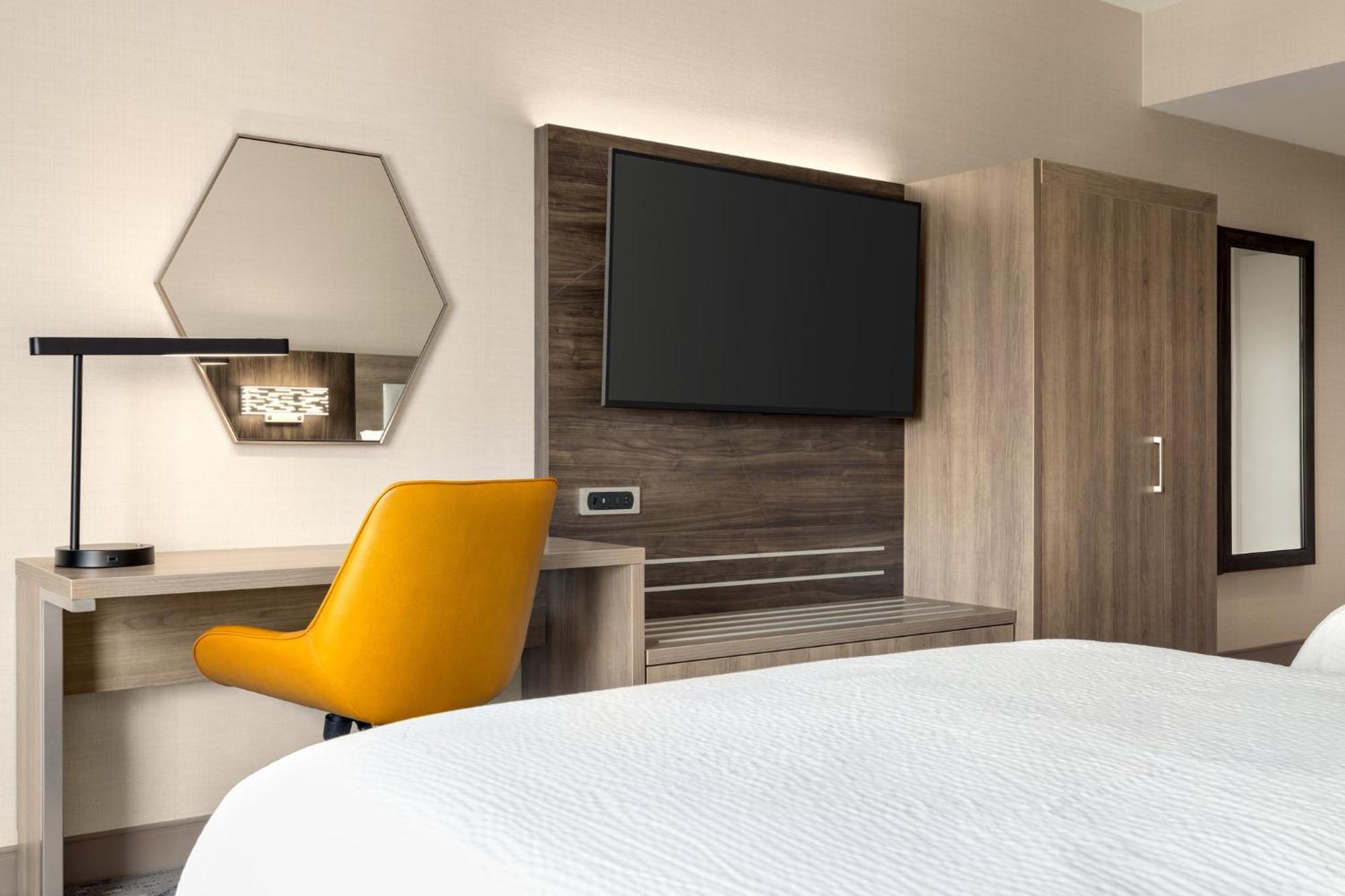 Holiday Inn Express - Strathroy By Ihg Экстерьер фото