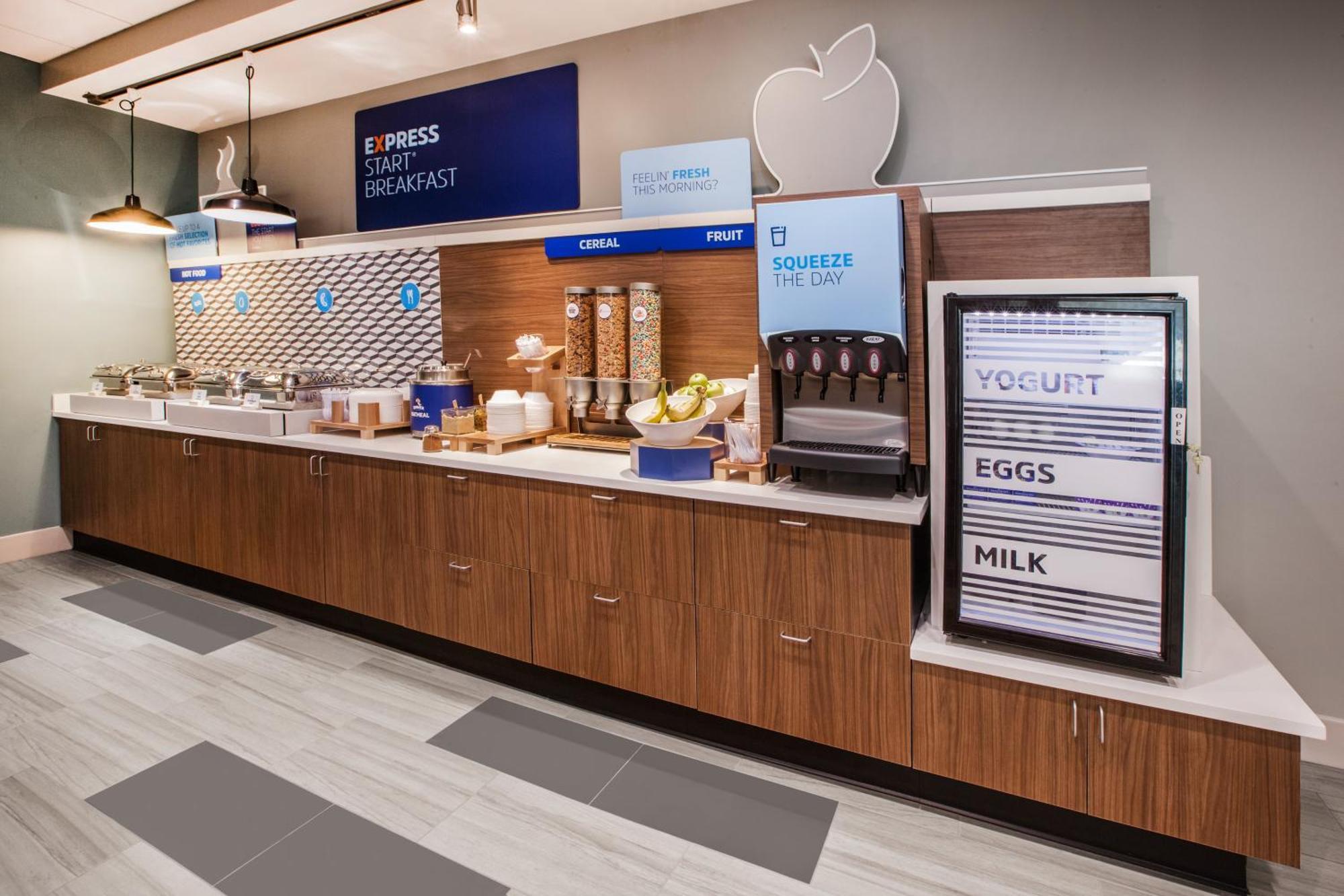 Holiday Inn Express - Strathroy By Ihg Экстерьер фото